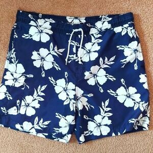 Trader Bay Mens MEDIUM Cargo Swim Trunks, Navy White Floral Board Shorts Lining